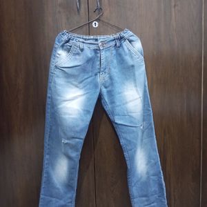 STRAIGHT FIT DENIM JEANS