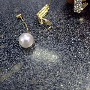 Unused Zirconia Metal Earrings With Pearl