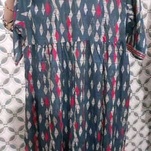 Women Naira cut Kurti Set