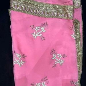 Pink And Golden Saree😍😍