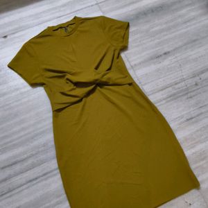 Selling A Beautiful Bodycon Olive Dress