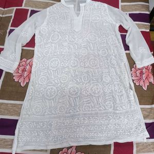 Chikankari Kurti.