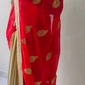 Party Wear Saare Combination Of Golden & Red