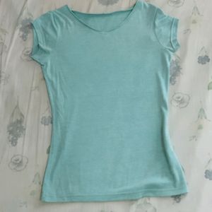 Plain green top