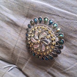 Beautiful Kamar Bandh And Traditional Hair Pin