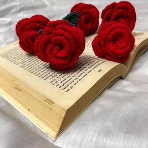 5 Rose Crochet Bouquet