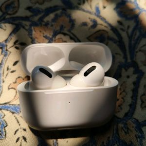 NEW AIRPODS MINI WITH CASE