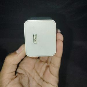 MI ORIGINAL 27W CHARGER...