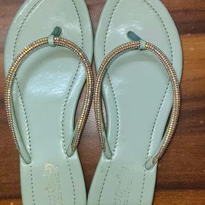 Good Condition Flat Sandals