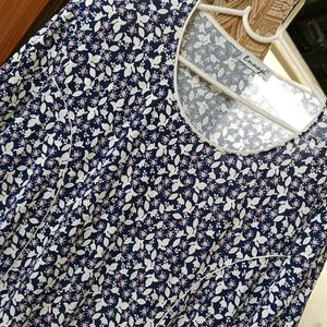 BLUE FLOWERS TOP