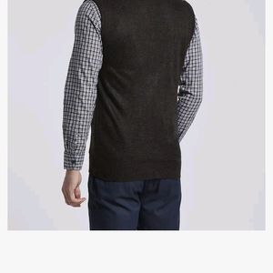 SLEEVELESS WINTER SWEATER