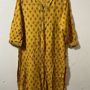 Yellow Avaasa Straight Kurtha