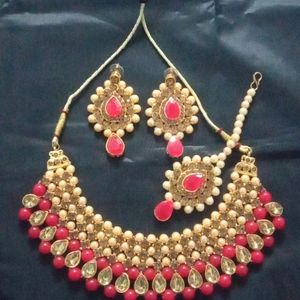 Beautiful Pearl Jewellery Set