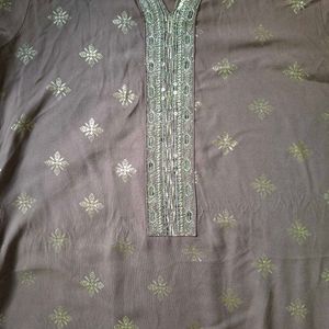 avaasa Kurti