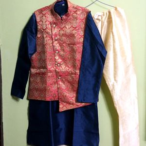 New/Unused Men Kurta Pyjama With sadree