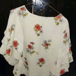 flower printed creamy blouson top