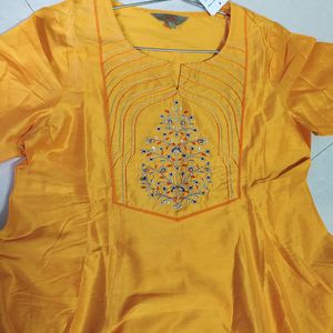 Anouk Kurta 💛