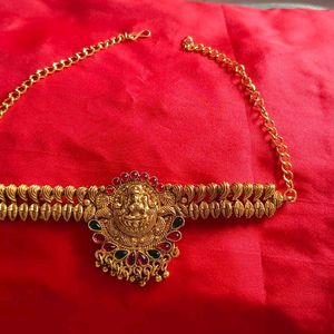 Temple Choker