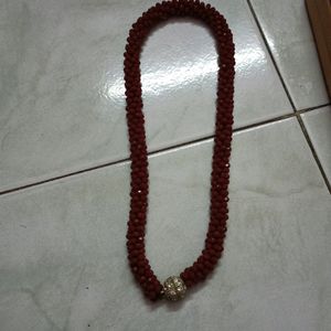 1neckpiece with ear rings