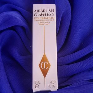 Charlotte  Tilbury Airbrush Flawless Foundation