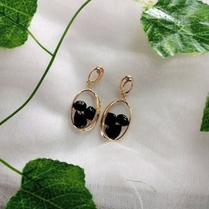 Korean Earring (Black Stone)🖤💫✨