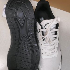 Sale 💥 Mens white sport shoes 🔥