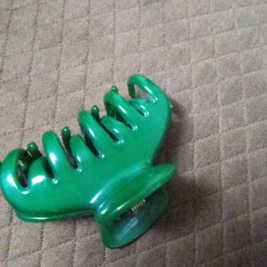 Green Clutch Clip - Daily Wear