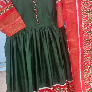 Very Beautiful Combination Dark Green With Red