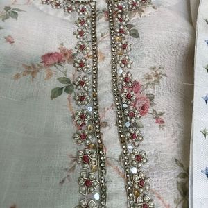 White Floral Embriodery Kurta With Dupatta