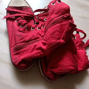 Red Solid Boots For Men