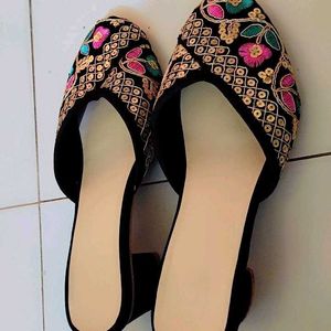 Multicolour Ethnic Heels