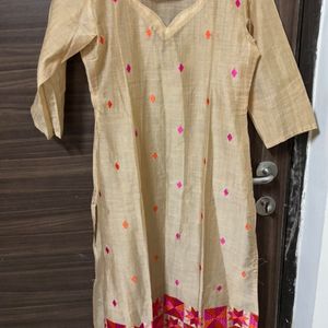 Elegant Phulkari Kurta