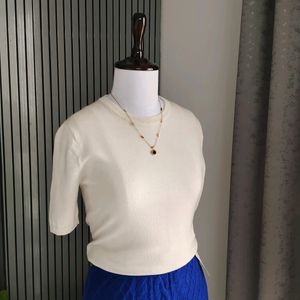 Uniqlo Fine Knit Light Woolen Top