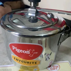 Pigeon Induction Base Pressure Cooker 3 L