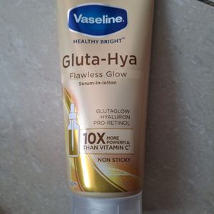 VASELINE Gluta-Hya Flawless Glow Serum-in-Lotion