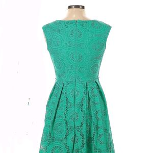 XL LACE SHEATH DRESS.