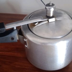 Hawkins Pressure Cooker 3L