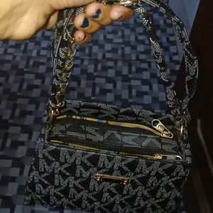 IMPORTED AND AUTHENTIC MICHEAL KORS HAND BAG