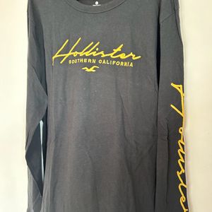 Hollister brand tshirt