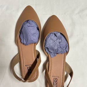 Nude / Tan Pointed Flats Or Mules