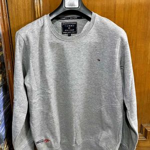 TOMMY HILFIGER LIGHT GREY CREW NECK SWEATSHIRT