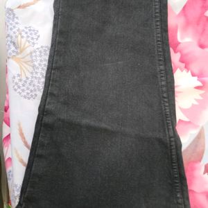 Zudio Flared Black Jeans