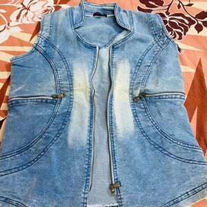 Stylish Light Blue Denim Jacket 💙