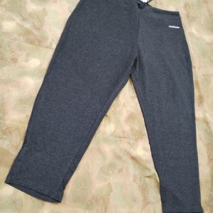 Fruit Of The Loom slim fit Knit Capri - Size M/ L