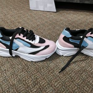 Women Sports Shoes