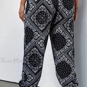 Boho Pants / Paisley Print ElasticWaist Pant