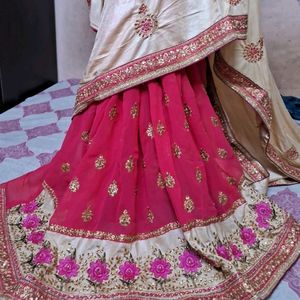 Beautiful Pink And Golden Saree