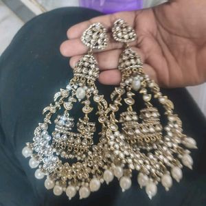 Noora Chandbali Earring