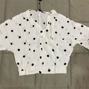 Vero ModaPolka-Dot Print V-neck Top