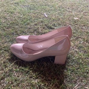 Sherrif Shoes Nude Pump Block Heels